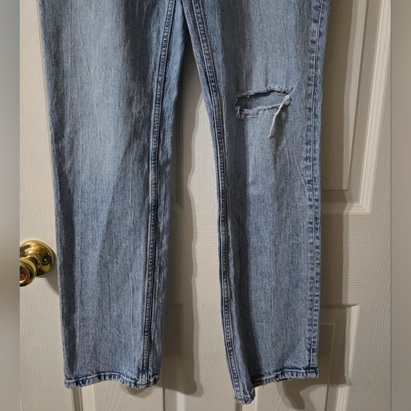 &Denim by H&M High Waist Slim Straight Jeans, 90s, Light Destructed Wash, EUC! - Picture 3 of 11